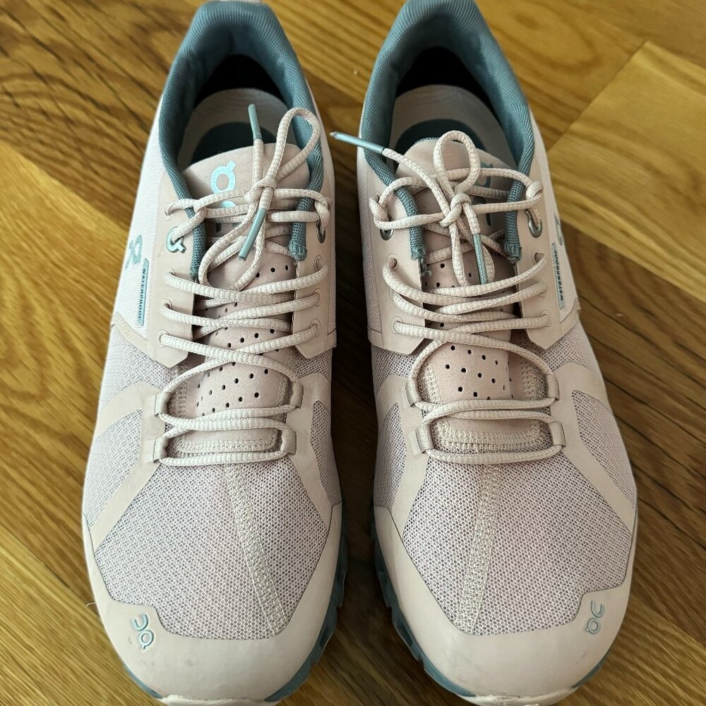 Women's On Cloud Waterproof Size 9 Rose | Lunar